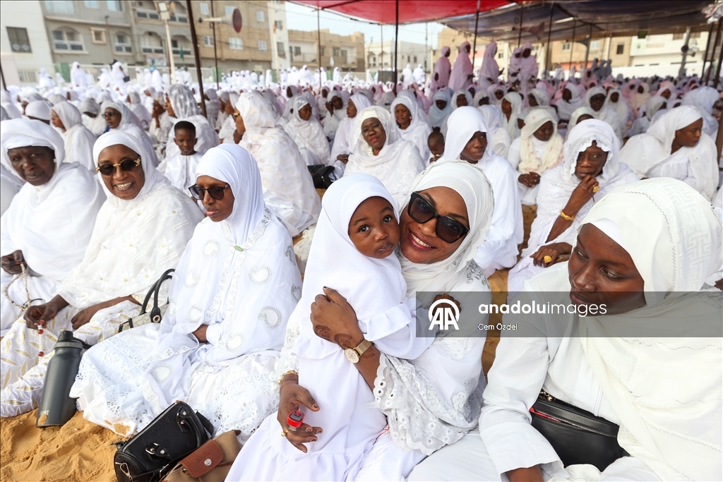 Senegal'de Ramazan Bayramı namazı "beyazlar içinde" kılındı