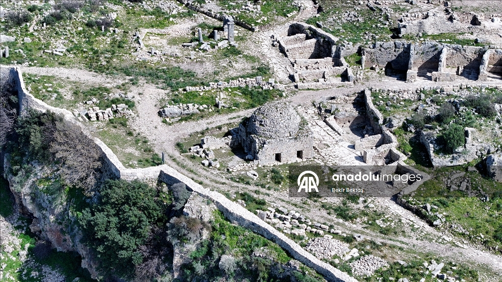 Sillyon, yaklaşık 7 bin yıllık kesintisiz yerleşime ışık tutuyor