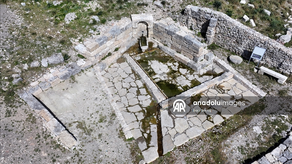 Sillyon, yaklaşık 7 bin yıllık kesintisiz yerleşime ışık tutuyor