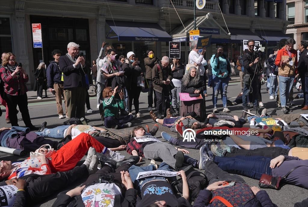 New York'ta Palantir önünde dijital gözetleme ve ICE karşıtı protesto