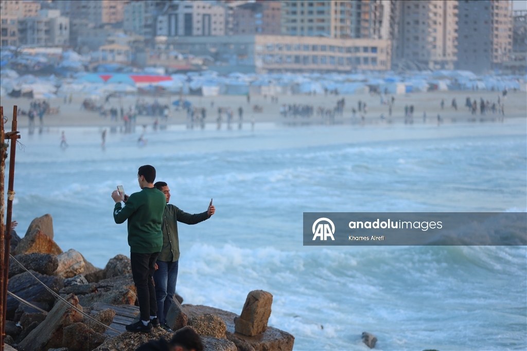 Gazze Limanı’nda aileler ve çocuklar bayram sevincini yaşadı