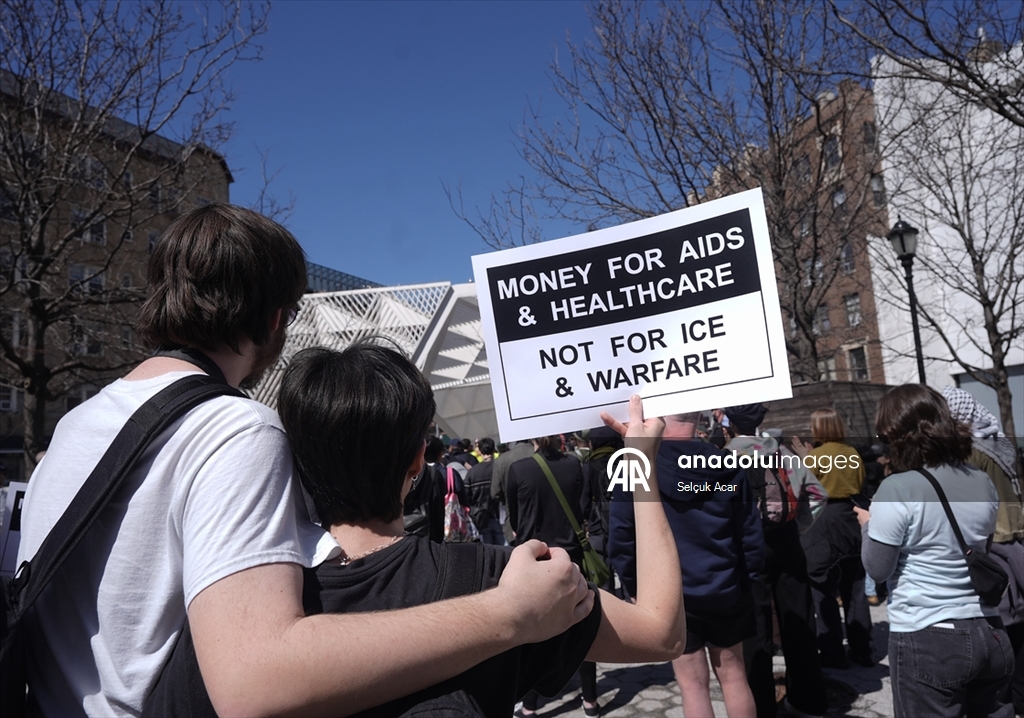 New York'ta Palantir önünde dijital gözetleme ve ICE karşıtı protesto