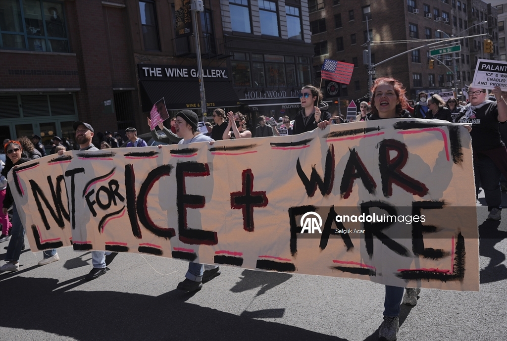 New York'ta Palantir önünde dijital gözetleme ve ICE karşıtı protesto
