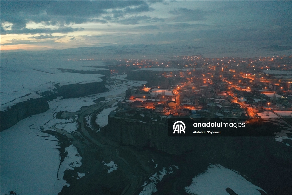 Baharda karla kaplanan Murat Kanyonu dronla görüntülendi