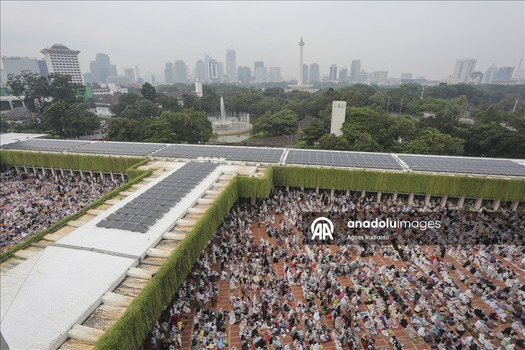 В Индонезии совершили праздничную молитву