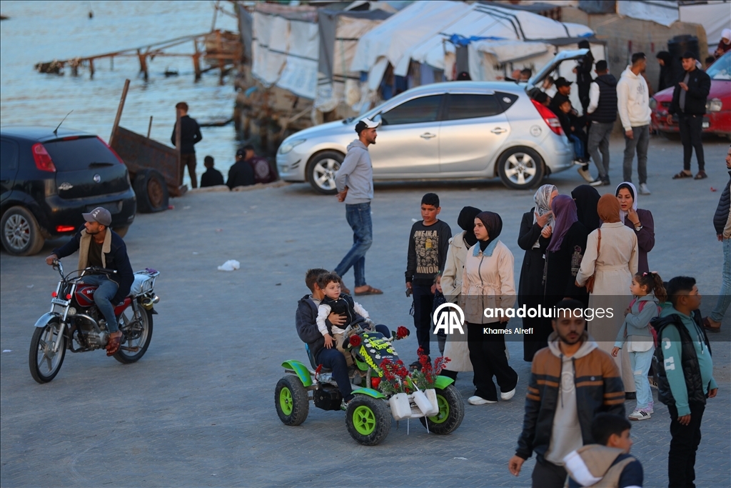 Gazze Limanı’nda aileler ve çocuklar bayram sevincini yaşadı
