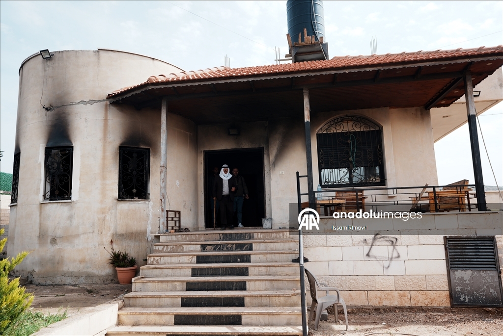 نيران المستوطنين بدير الحطب.. منازل محروقة وفلسطينيون ينجون بصعوبة