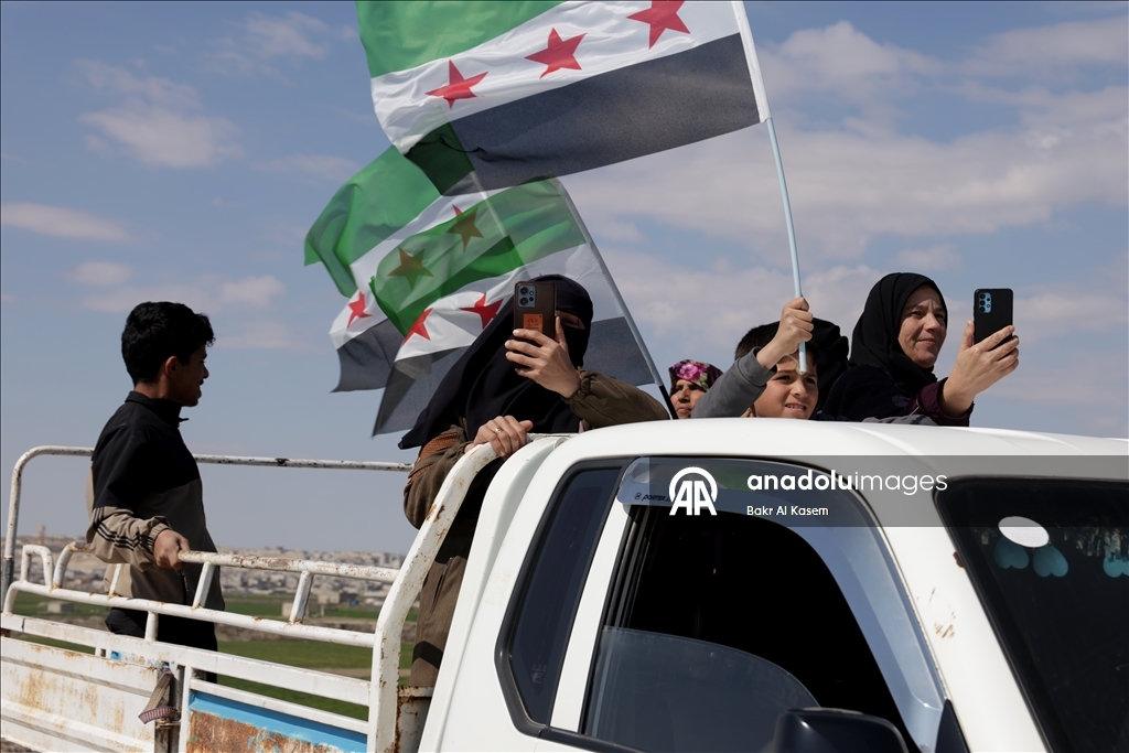 بين الألم والأمل.. أهالي "الشيوخ" السورية ينهون نزوح 12 عاما