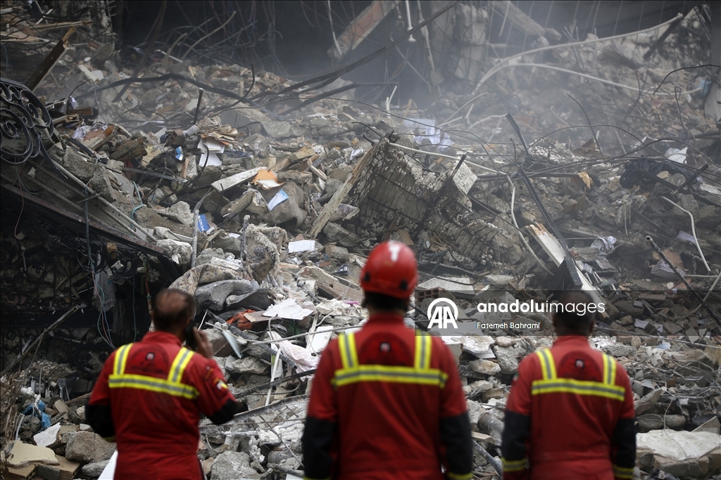 В районе Эндерзгу в Тегеране, подвергшемся ударам со стороны США и Израиля, наблюдаются серьезные разрушения