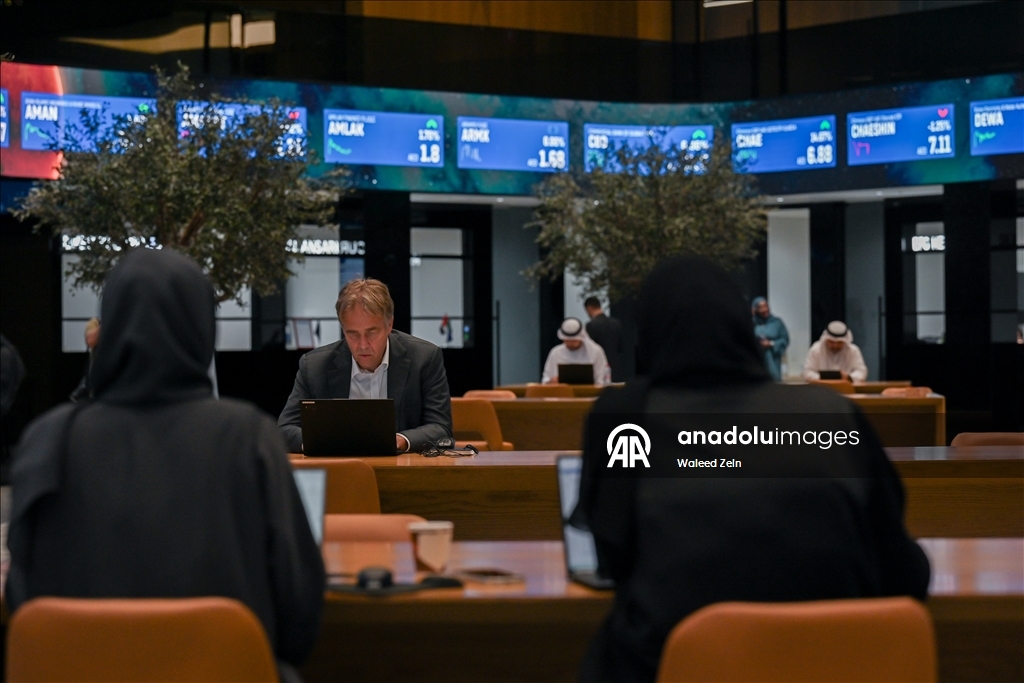 Фондовая биржа Дубая начала день с роста