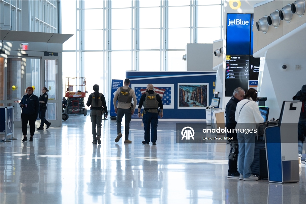 ABD’de Newark Liberty Uluslararası Havalimanı’na ICE ekipleri sevk edildi