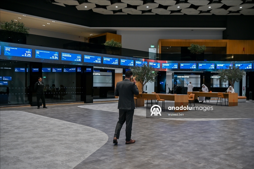 Фондовая биржа Дубая начала день с роста