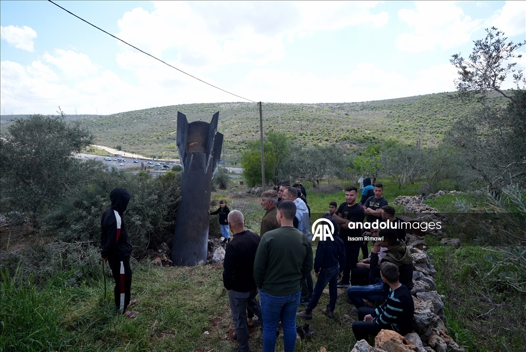 Осколки ракет, выпущенных Ираном в ответ на Израиль, упали на Западном берегу