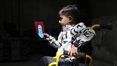 İsrail saldırıları sonucu yaralanan Filistinli çocuk, tekerlekli sandalyeye mahkum kaldı