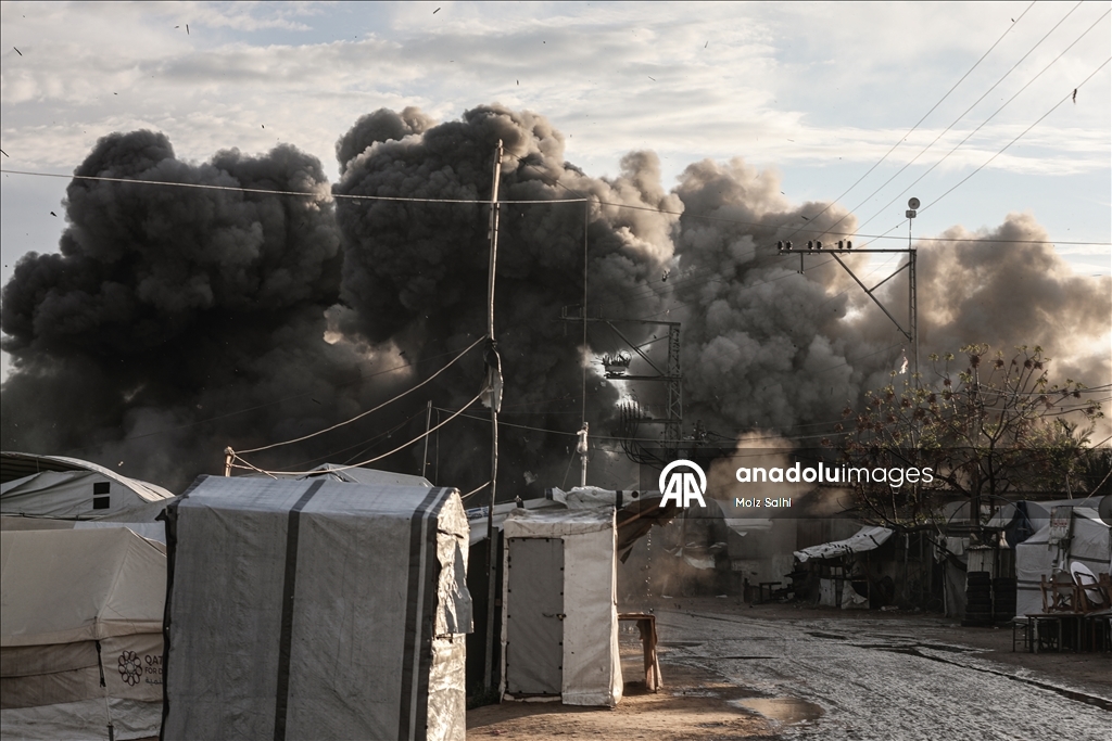 После нападения Израиля на Дейр-Белах поднялись пламя