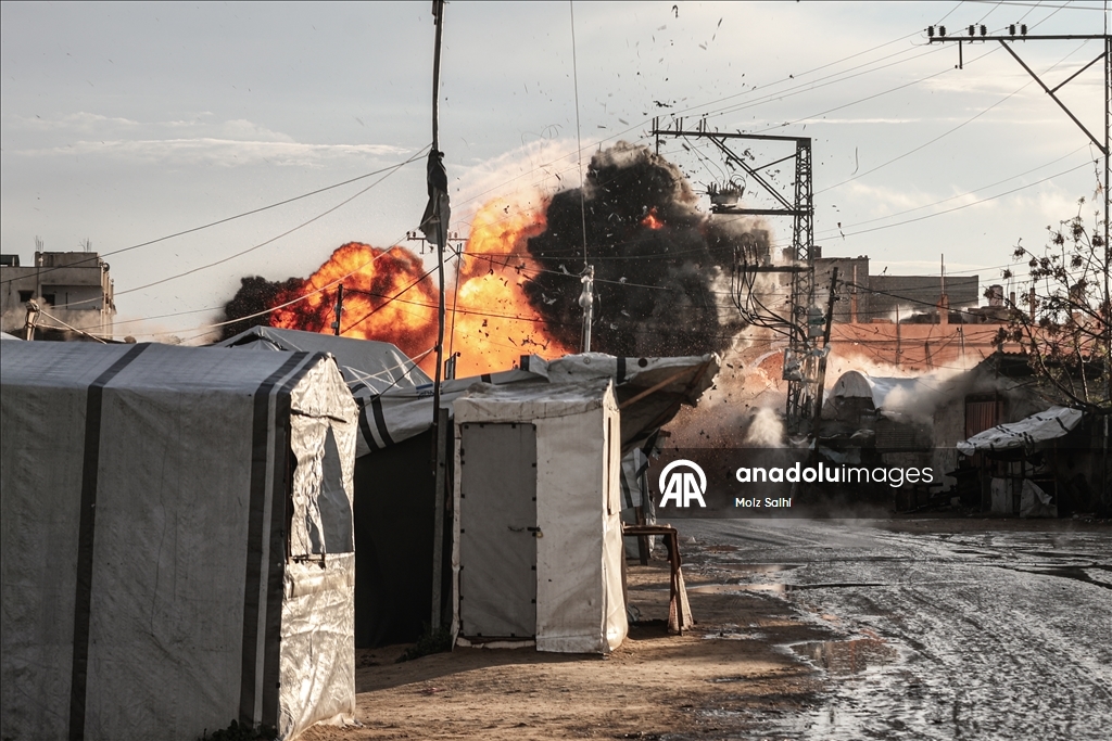 Перемещенные палестинцы в городе Газа укрылись на территории университетского городка