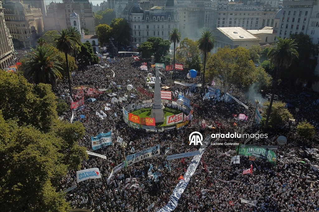 Thousands mark 50th anniversary of Argentina coup in Buenos Aires