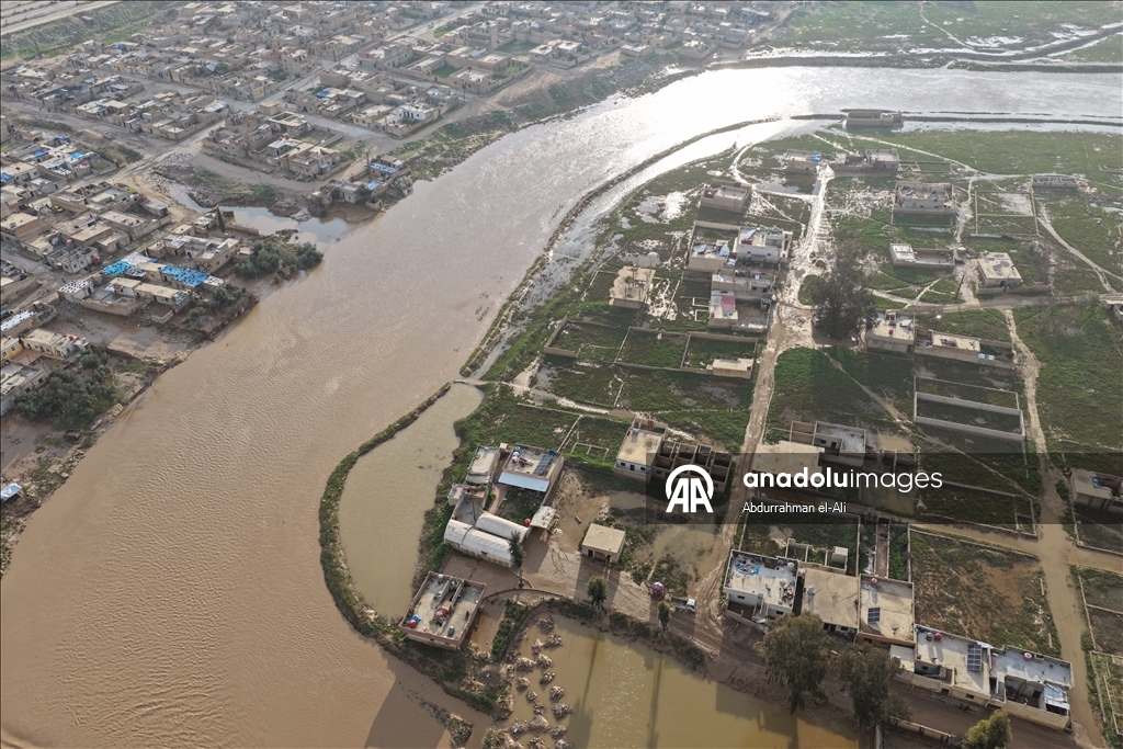 سيول غزيرة تغمر 700 منزل في الحسكة شمال شرقي سوريا