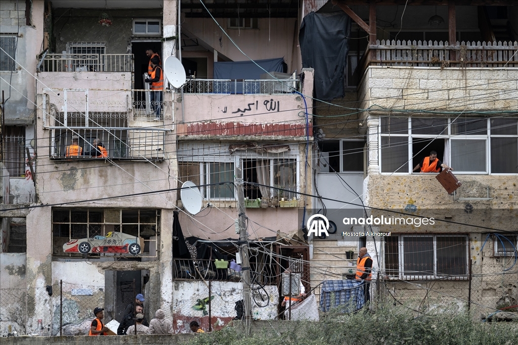 Filistin topraklarını gasbeden İsrailliler, işgal altındaki Doğu Kudüs’te 13 daireye el koydu