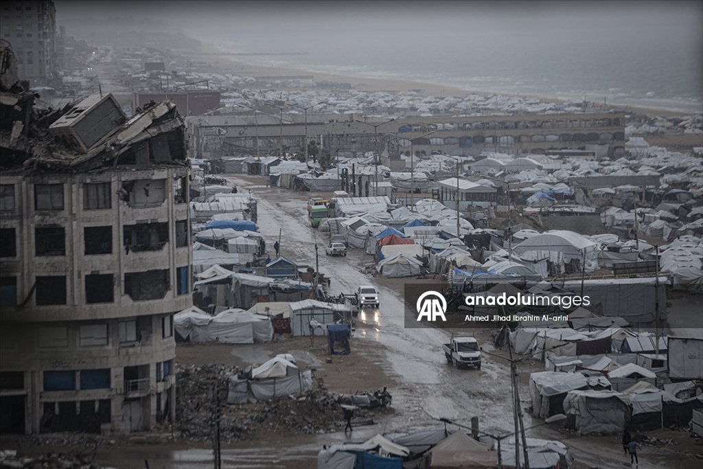 В порту Газы палатки оказались под водой из-за ливня