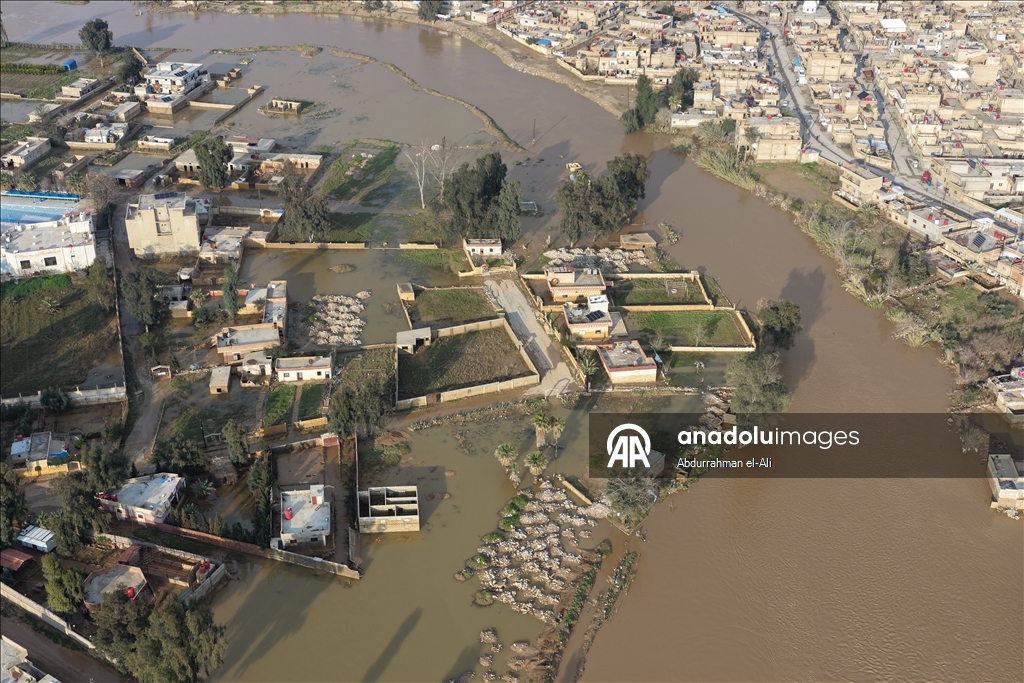 سيول غزيرة تغمر 700 منزل في الحسكة شمال شرقي سوريا