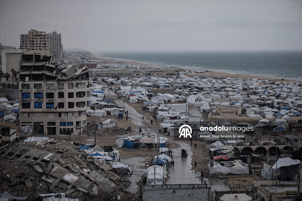 В порту Газы палатки оказались под водой из-за ливня