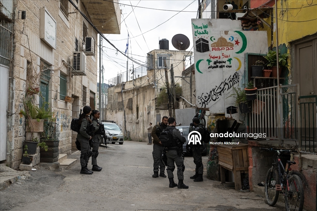 Filistin topraklarını gasbeden İsrailliler, işgal altındaki Doğu Kudüs’te 13 daireye el koydu