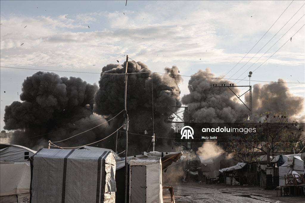 После нападения Израиля на Дейр-Белах поднялись пламя