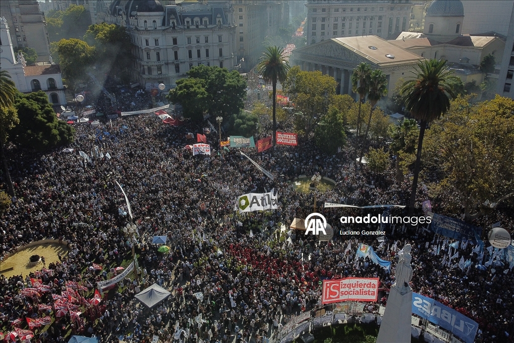 Thousands mark 50th anniversary of Argentina coup in Buenos Aires
