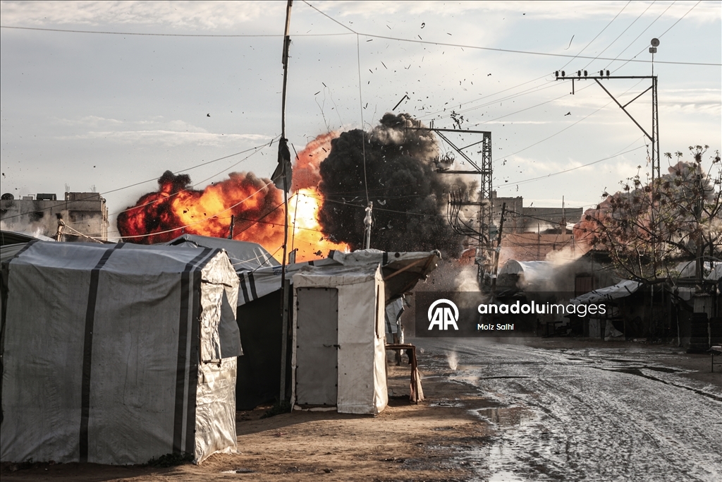 Перемещенные палестинцы в городе Газа укрылись на территории университетского городка