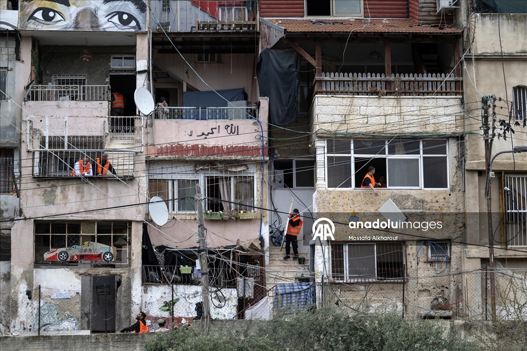 Filistin topraklarını gasbeden İsrailliler, işgal altındaki Doğu Kudüs’te 13 daireye el koydu