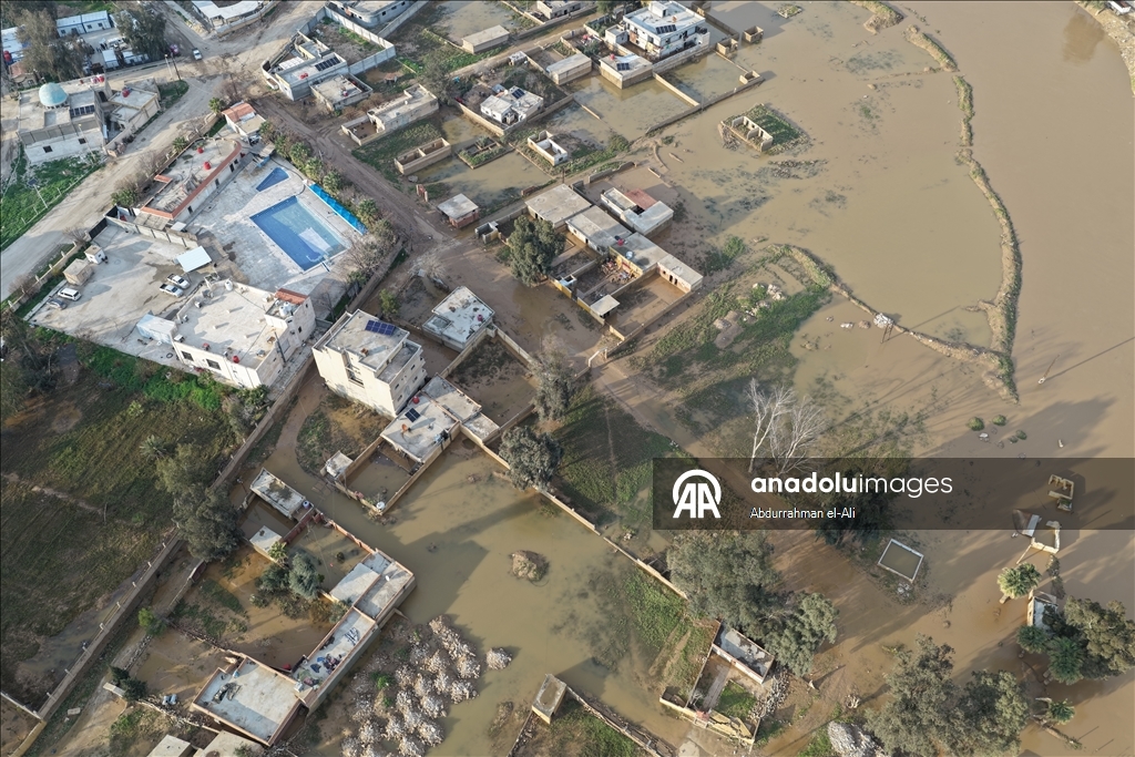 سيول غزيرة تغمر 700 منزل في الحسكة شمال شرقي سوريا