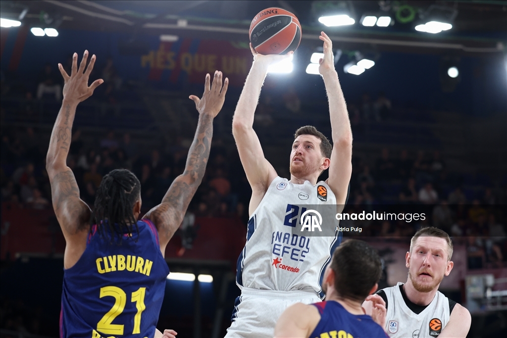 FC Barcelona v Anadolu Efes - EuroLeague