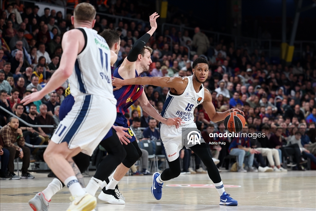 FC Barcelona v Anadolu Efes - EuroLeague
