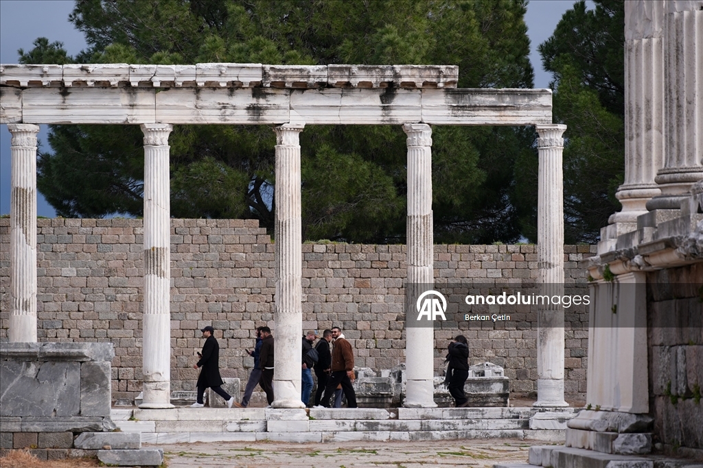 Tarih meraklılarının uğrak noktası: Bergama Akropolü