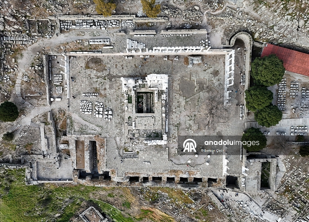 Tarih meraklılarının uğrak noktası: Bergama Akropolü