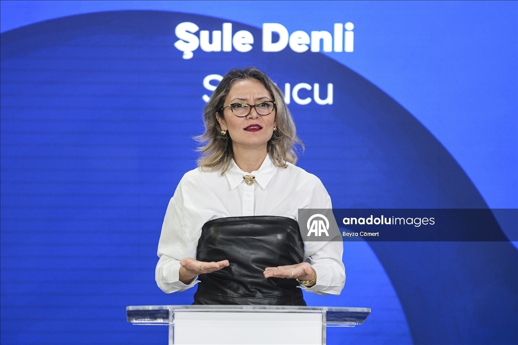 İşitme engelli sunucu ve oyuncu Şule Denli