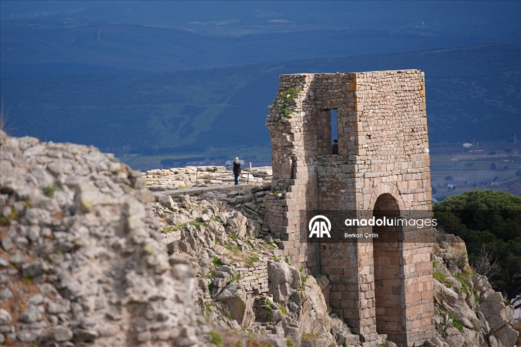 Tarih meraklılarının uğrak noktası: Bergama Akropolü