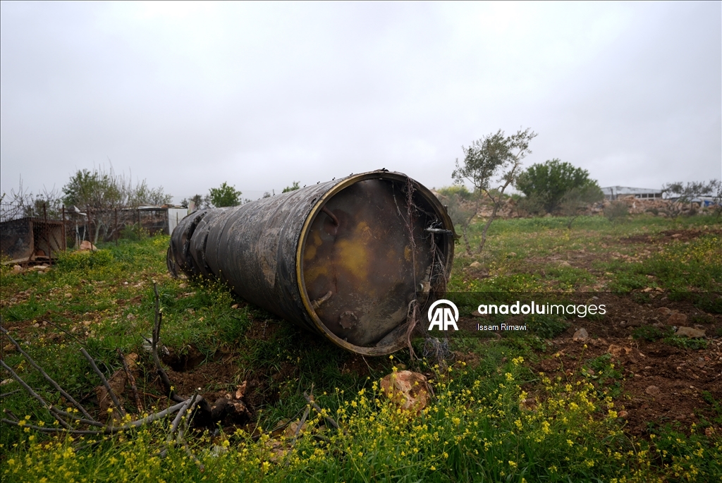 Фрагменты ракет, упавшие на оккупированном Западном берегу, причинили ущерб в ряде районов