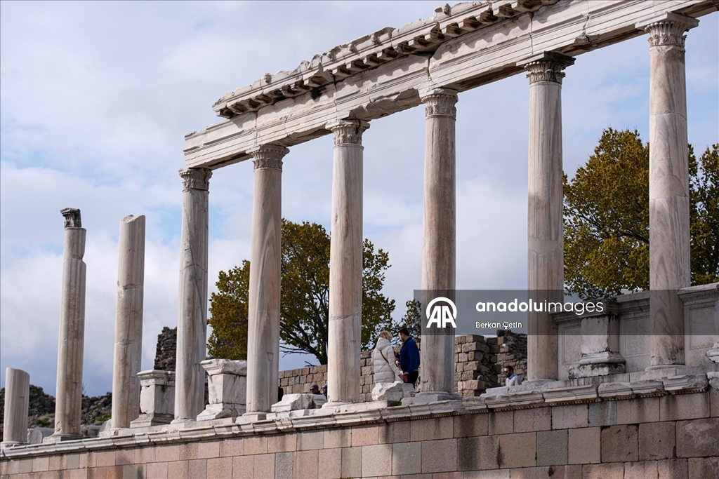 Tarih meraklılarının uğrak noktası: Bergama Akropolü
