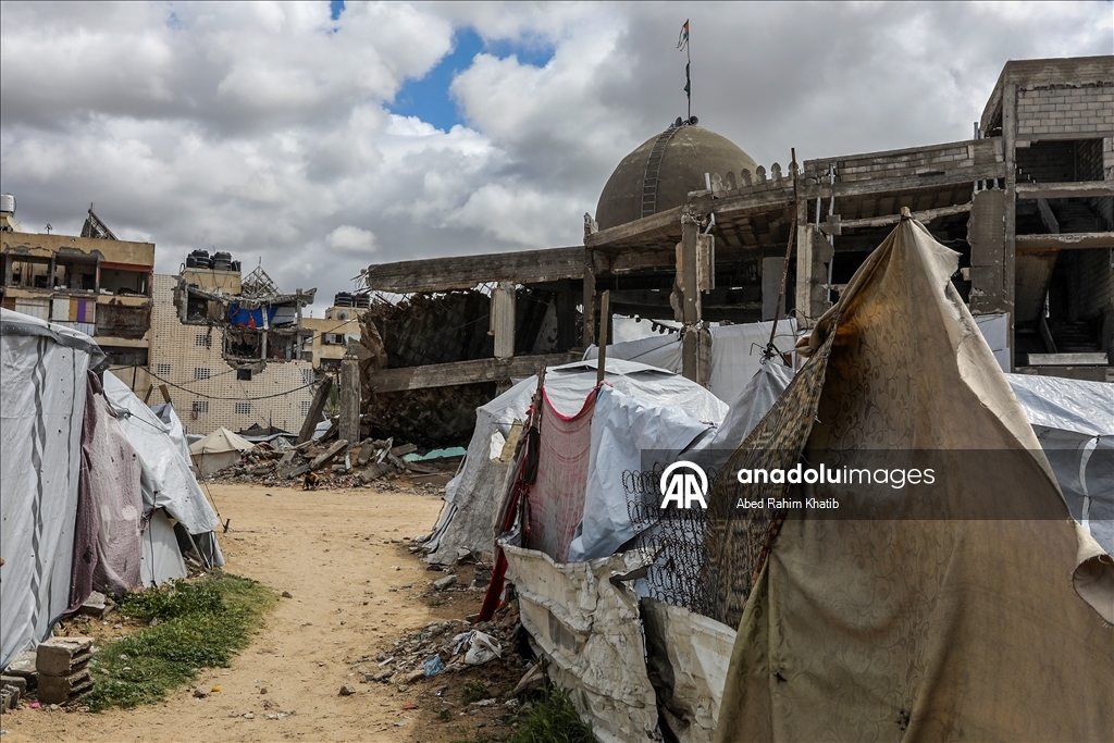 Gazze'de etkili olan yağmur çadırlarda kalan Filistinlileri olumsuz etkiledi