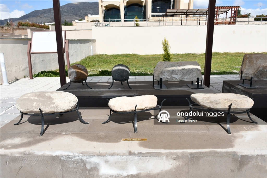 147 исторических артефактов, обнаруженных в Хасанкейфе, впервые представлены публике