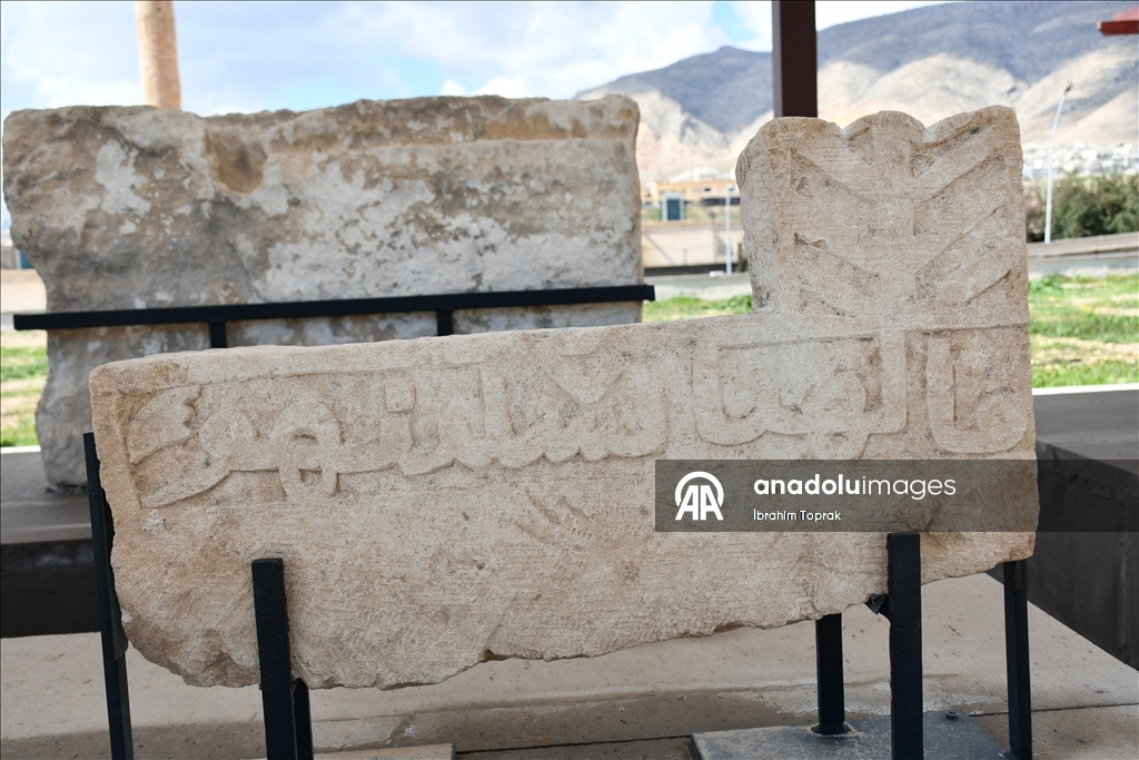 147 исторических артефактов, обнаруженных в Хасанкейфе, впервые представлены публике