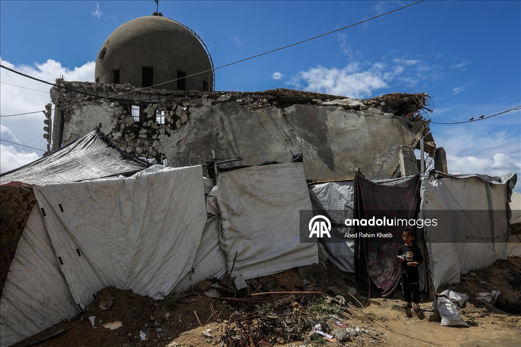 Gazze'de etkili olan yağmur çadırlarda kalan Filistinlileri olumsuz etkiledi