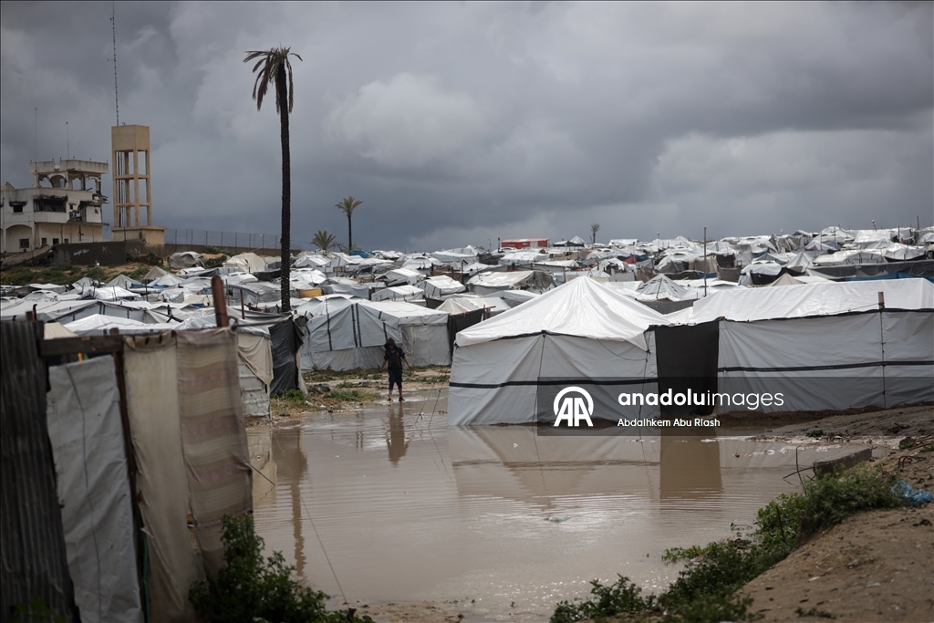 Мощные ливни в секторе Газа негативно повлияли на палестинцев, ютящихся в палатках