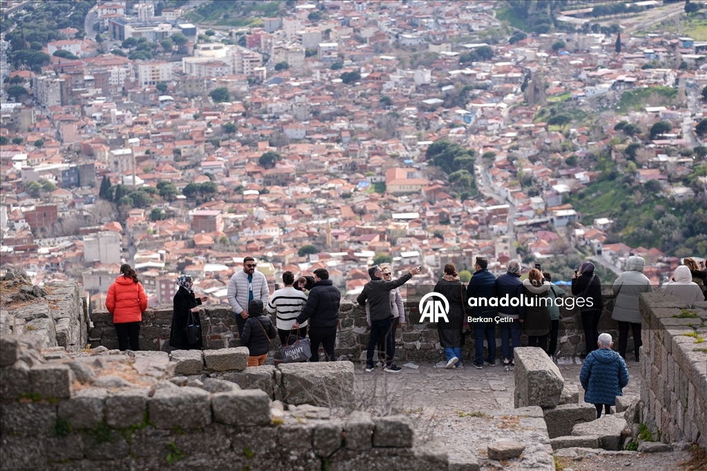 Tarih meraklılarının uğrak noktası: Bergama Akropolü