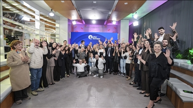 İşitme engelli toplumun temsilcileri AA'nın "Eller Konuşur" projesine tam destek verdi