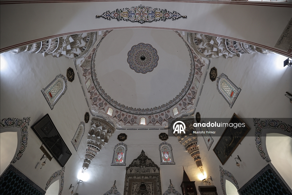 Bursa'daki 2. Murad Camisi'nde 600 yıllık havuz kalıntısı ortaya çıkarıldı