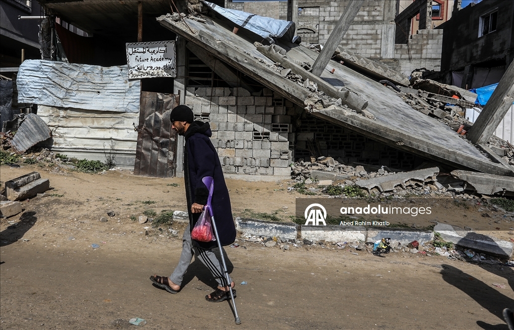 Gazze'de yerinden edilen Filistinliler yaşam mücadelesi veriyor