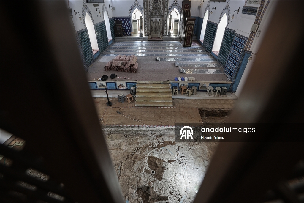 Bursa'daki 2. Murad Camisi'nde 600 yıllık havuz kalıntısı ortaya çıkarıldı